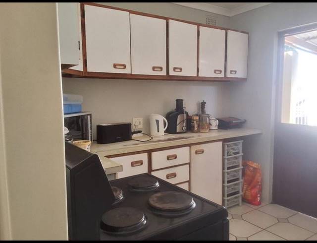 3 BEDROOM HOUSE FOR SALE IN CAVERSHAM GLEN